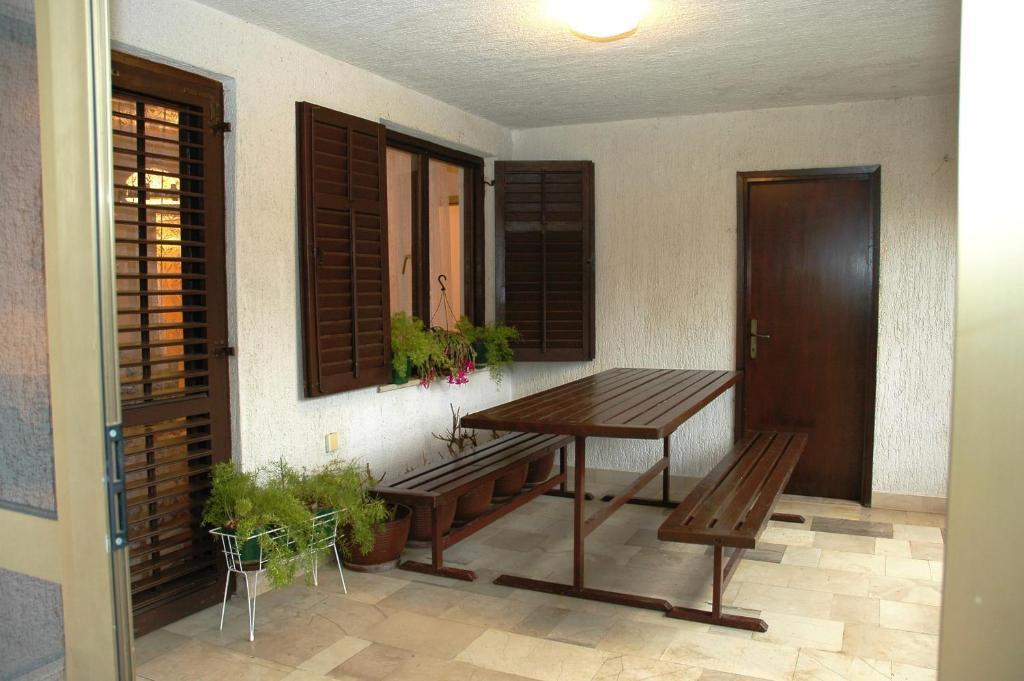 Apartments Jurina Krk Town Quarto foto